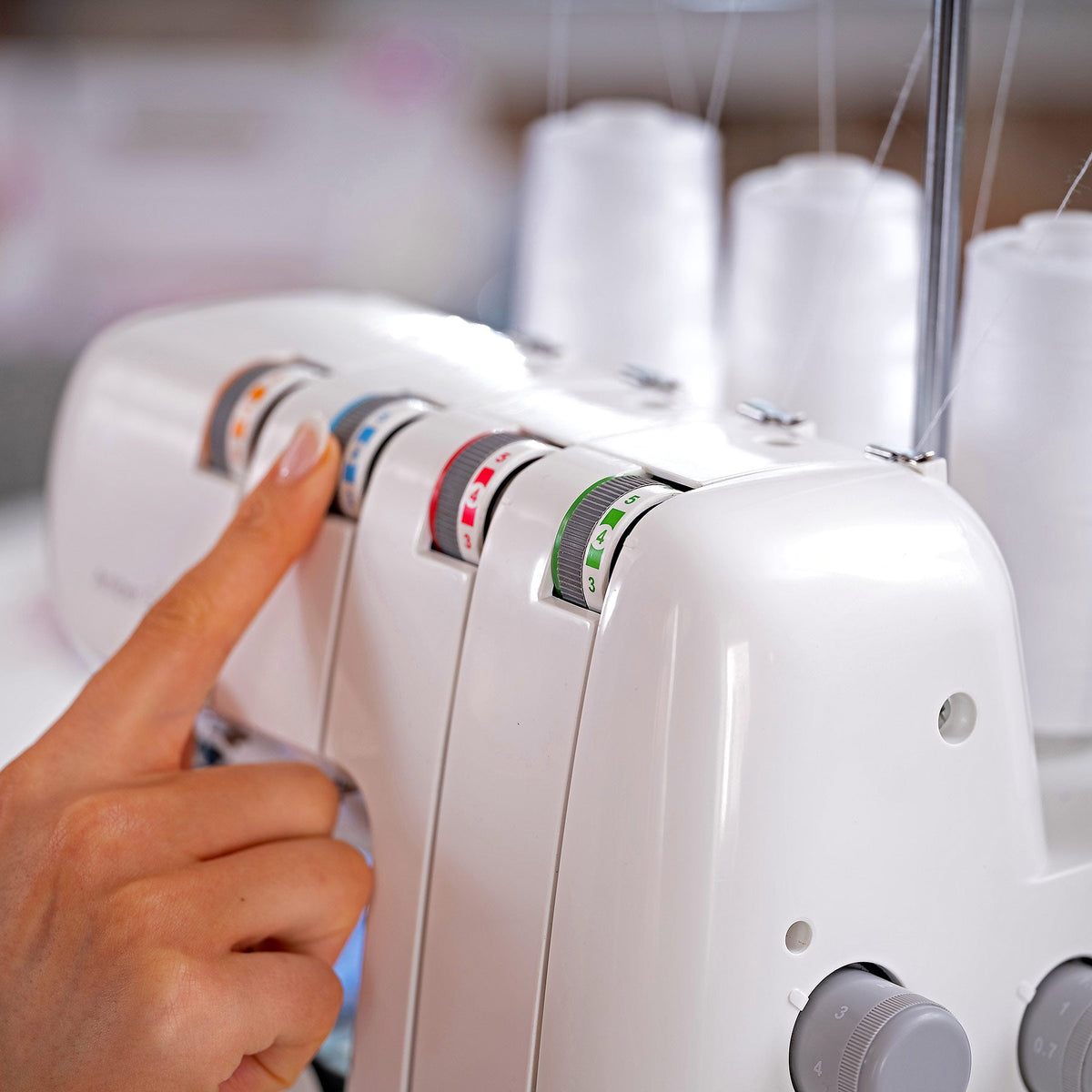 HUSQVARNA VIKING AMBER S 100 Overlock Machine
