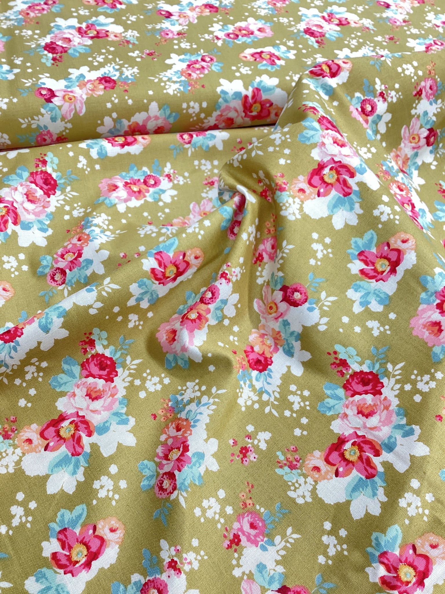 Tilda 110 Flowercloud Olive 481242 | Tilda Quilt Collection - 1/2 metre