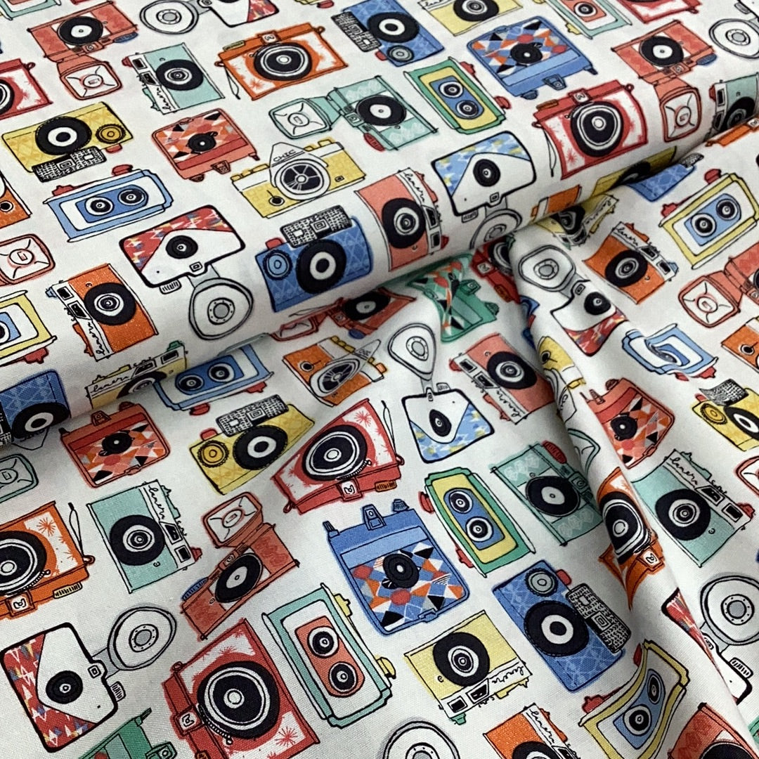 1652 Vacation Cameras | The Henley Studio Makower UK - 1/2 metre