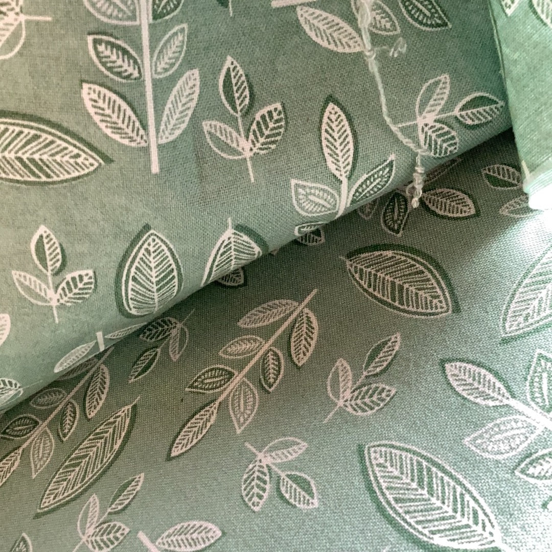 1543 Sophia Leaf The Henley Studio | Makower UK - 1/2 metre