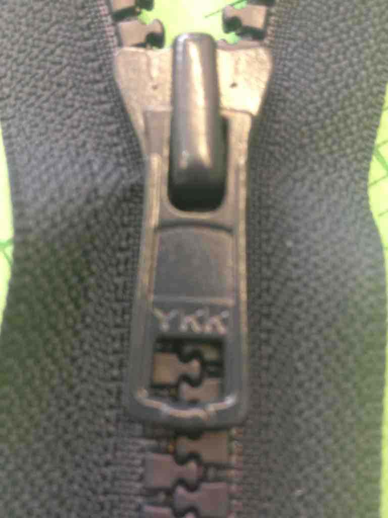 YKK Vislon Two-Way Open End Zip 76cm 30inch: Dark Navy (560)