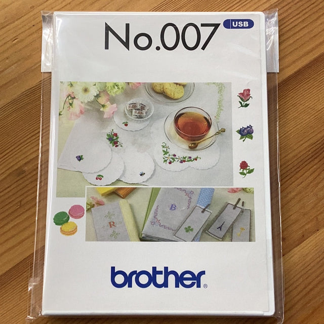 Brother BLECUSB7 Petit Point embroidery design USB packaging