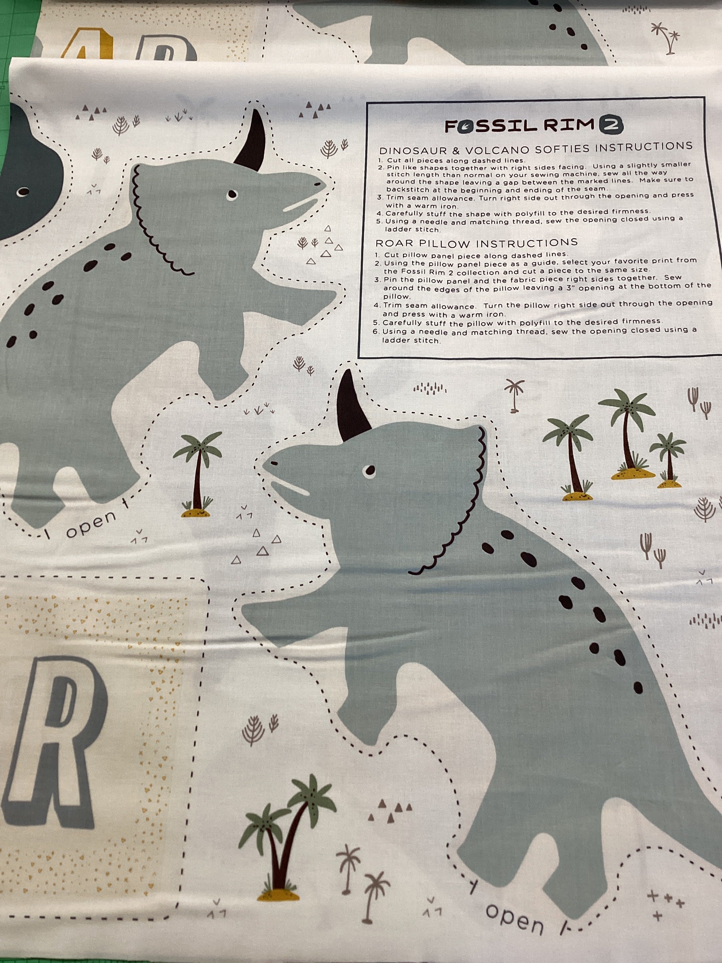 Fossil Rim by Deena Rutter P3162 | Riley Blake - Panel