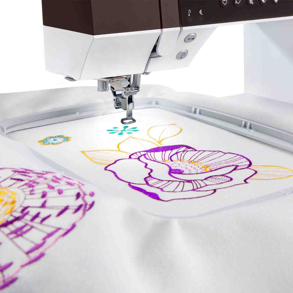 PFAFF creative ambition 640 Sewing and Embroidery Machine