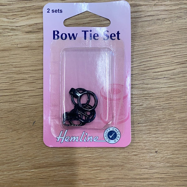 Hemline Bow Tie Set: Black