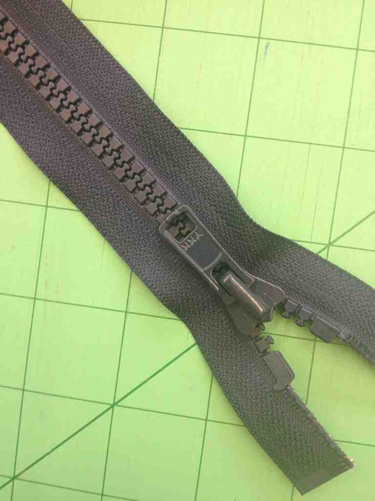 YKK Vislon Two-Way Open End Zip 76cm 30inch: Dark Navy (560)