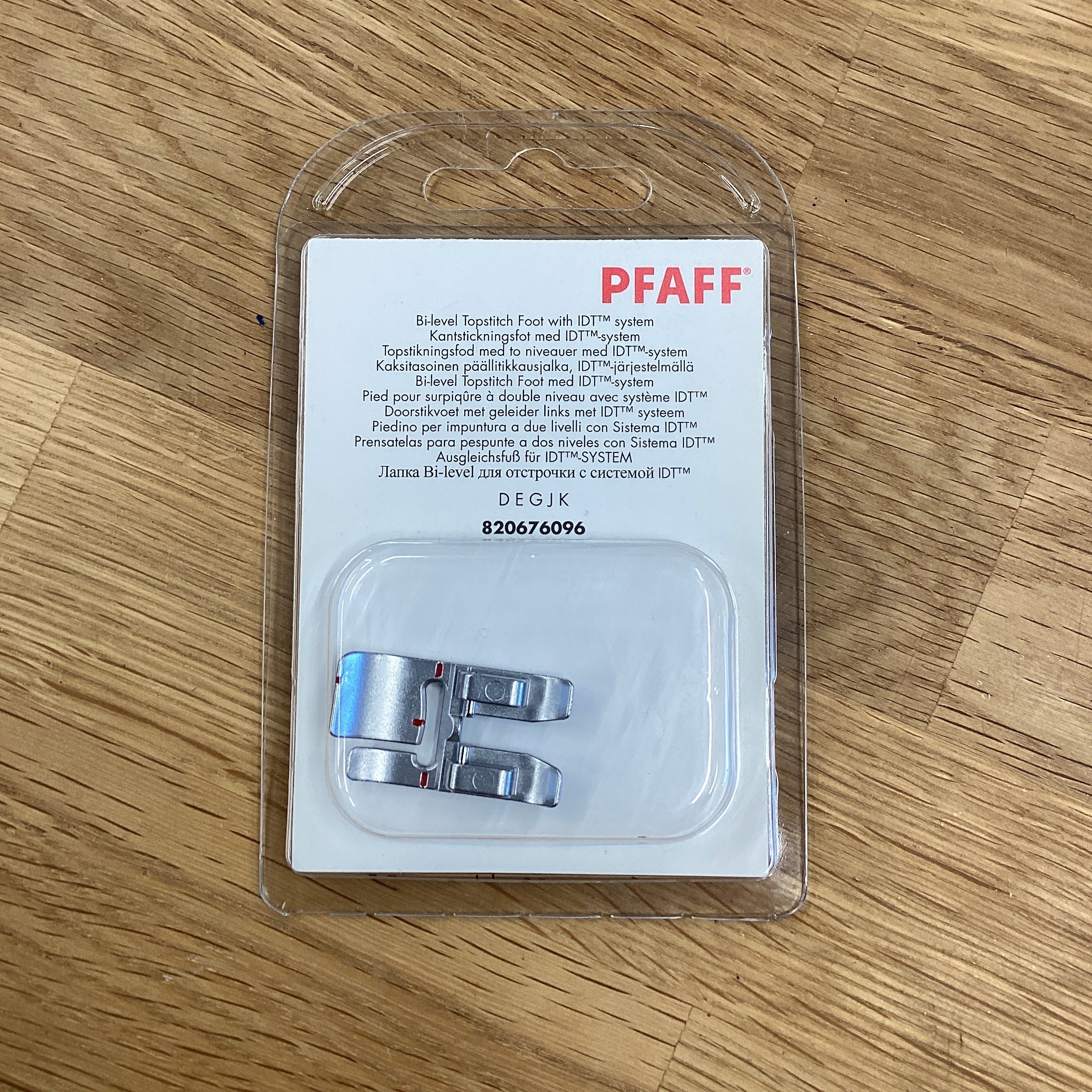 Bi-level Topstitch Foot with IDT system | Pfaff Feet