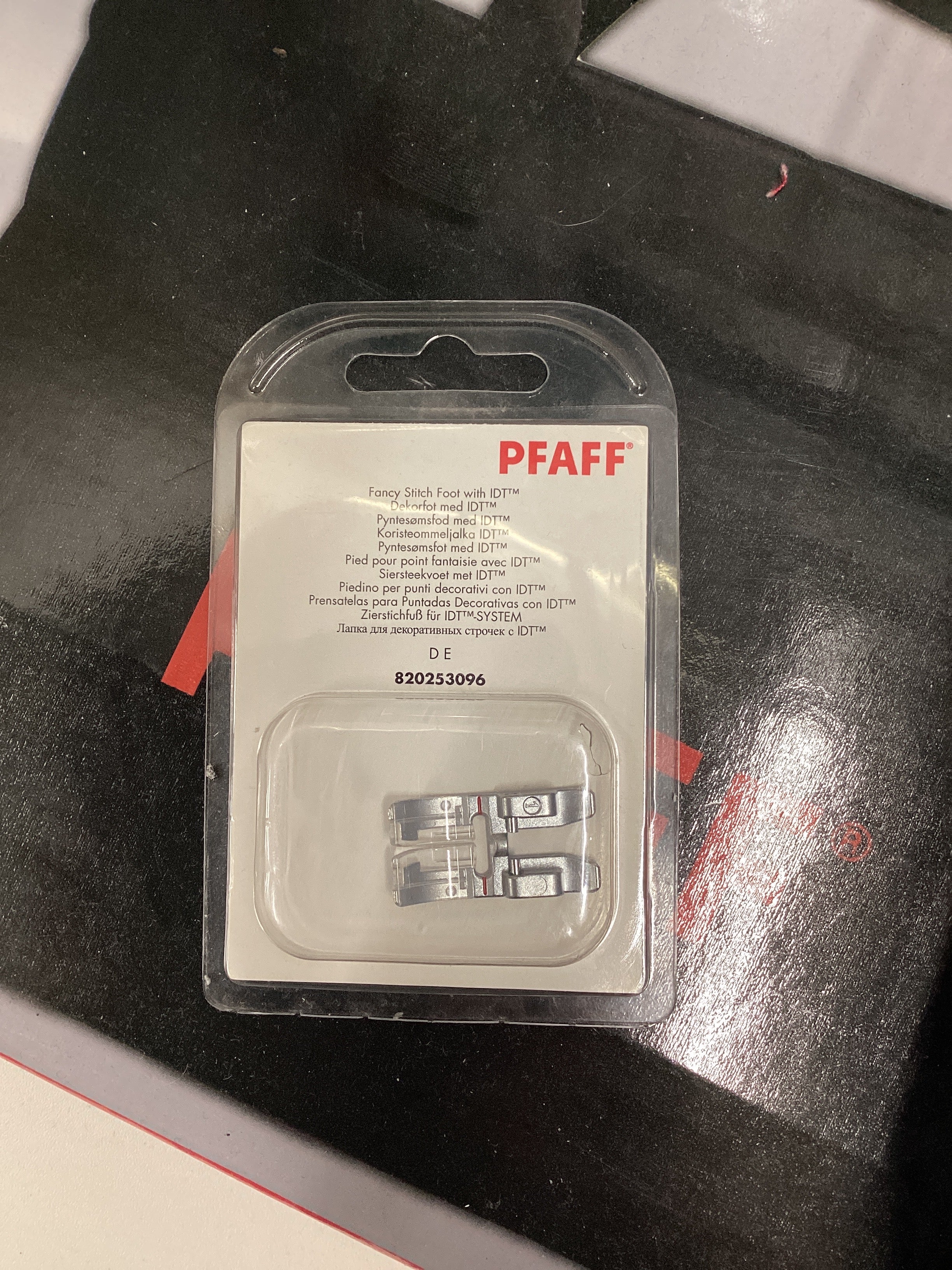 Fancy Stitch Foot with IDT | Pfaff Feet