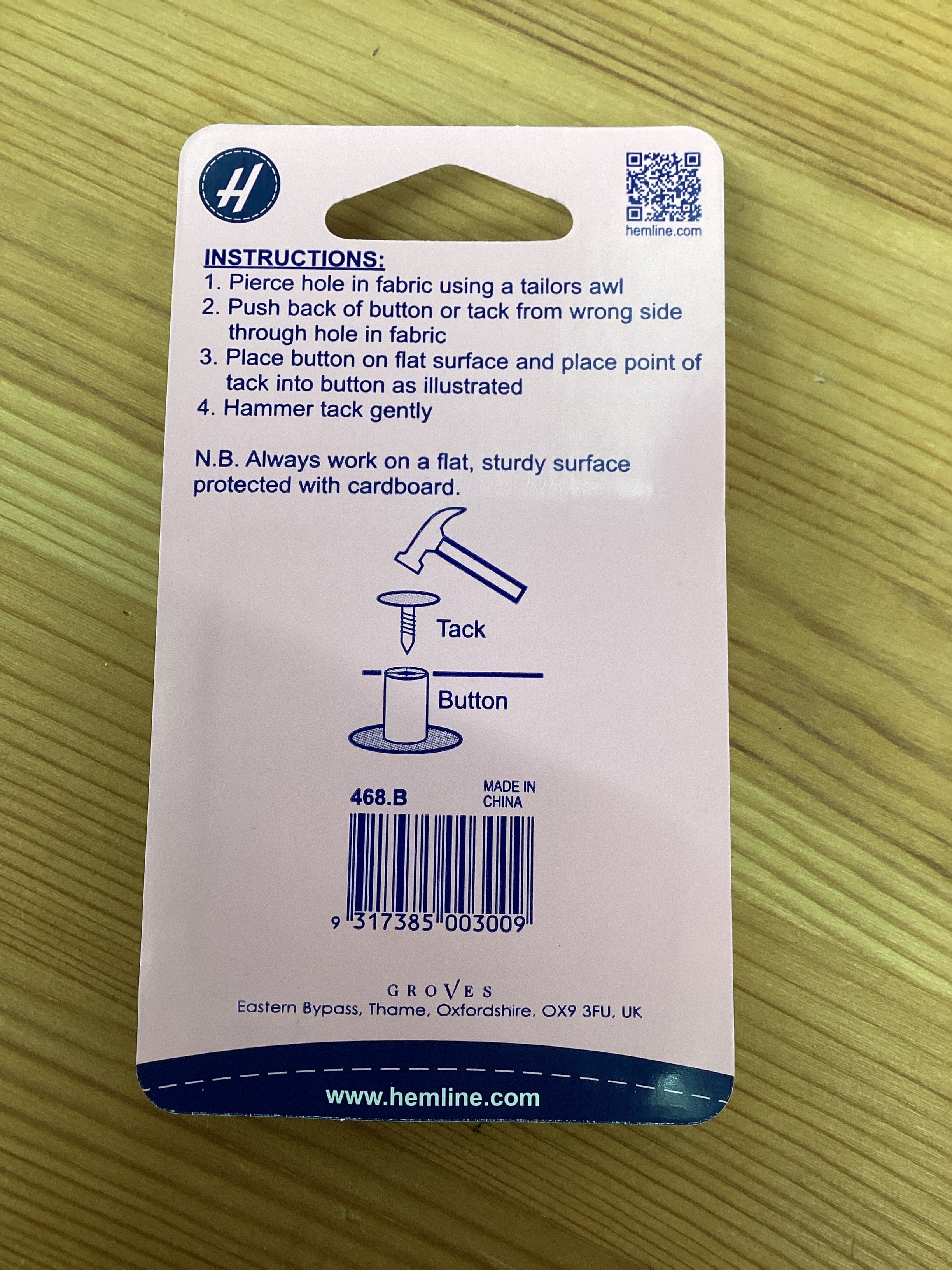 Hemline Bib And Brace Set: Bronze