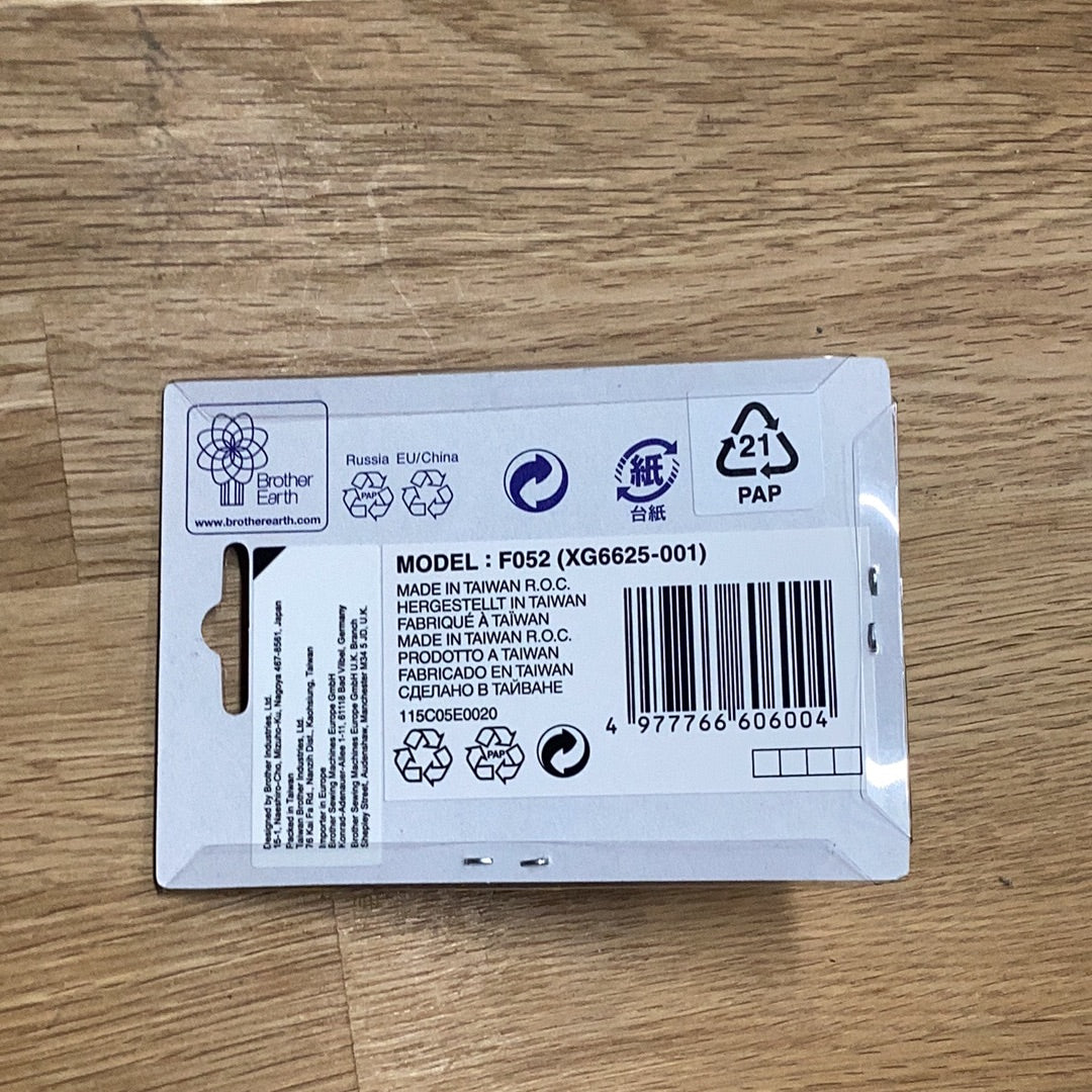 Brother Zigzag Foot with Leveling Button | F052