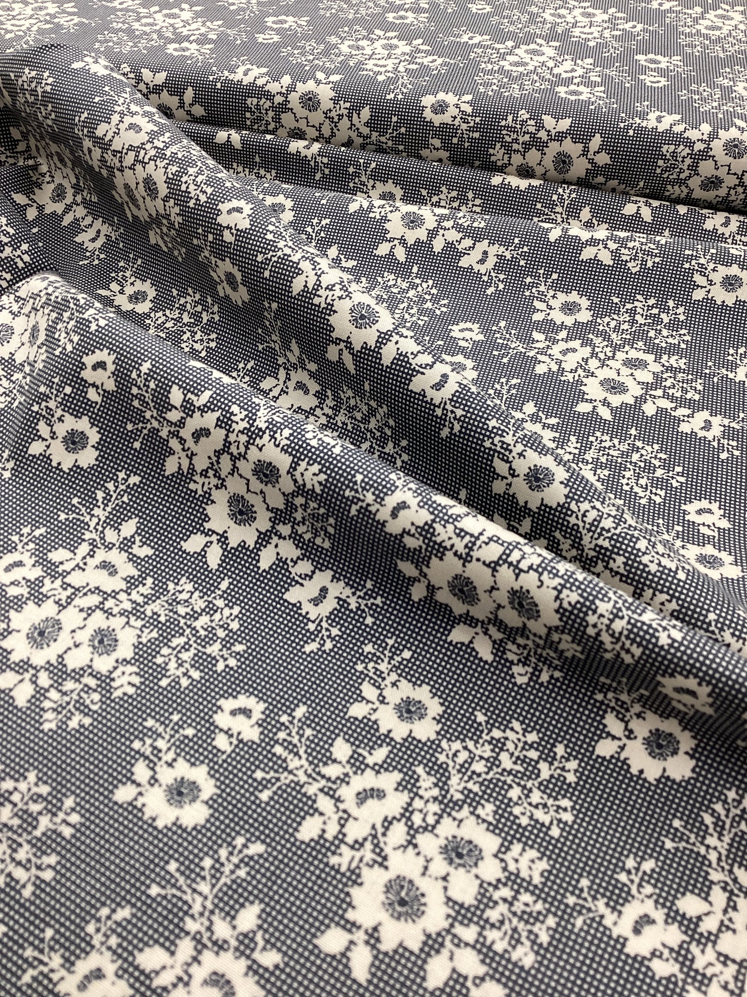 Tilda 110 Libby Dark Slate 481251 | Tilda Quilt Collection - 1/2 metre