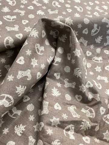 X095 1294 Scandi Christmas Scatter The Henley Studio | Makower - 1/2 metre