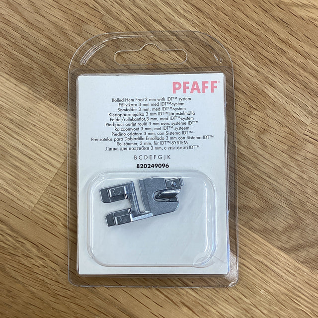Pfaff 3mm Rolled Hem Foot for IDT | 820249096