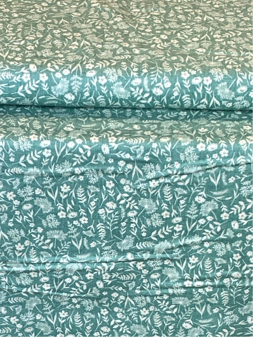 2061 Woodland Scatter | Makower - 1/2 Metre