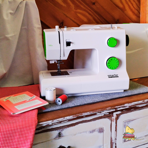 Pfaff Smarter 140s Sewing Machine | 21 Stitches & Smart Grip Dials