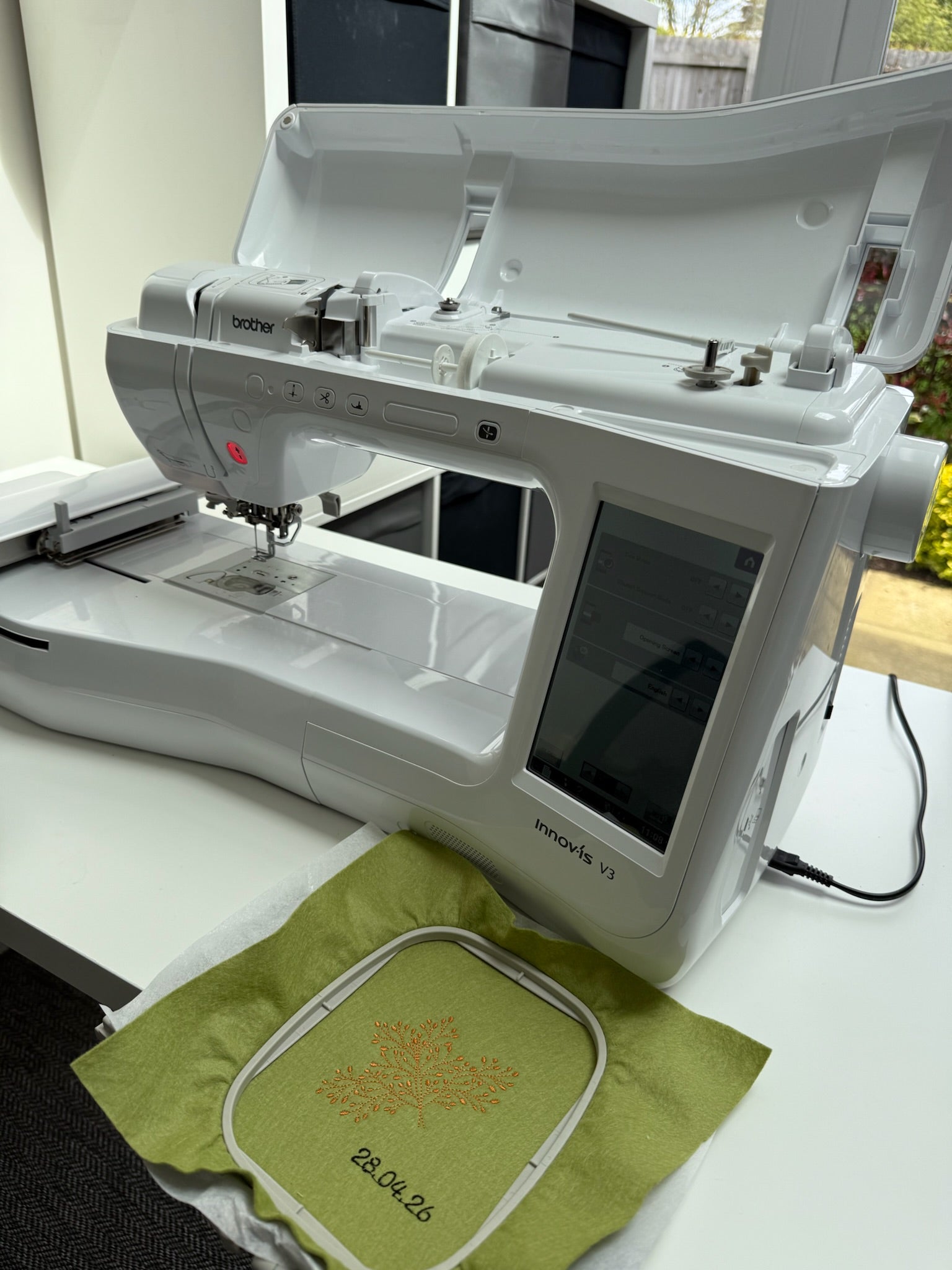 Brother Innovis V3 with PE10 | Pre-Loved Machine & Software