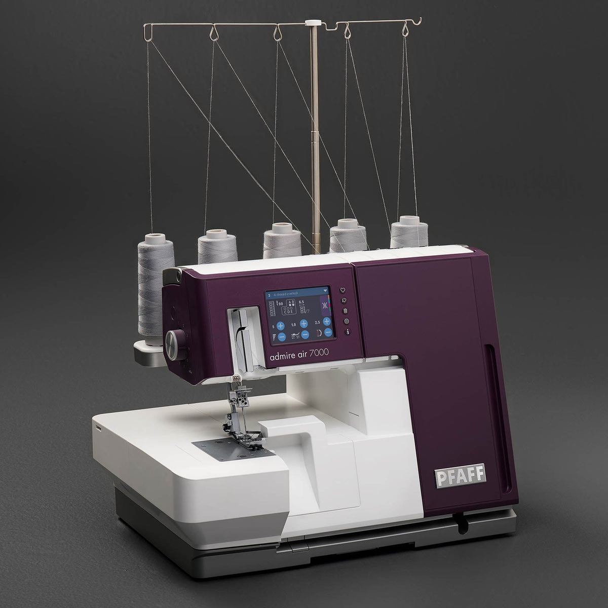 PFAFF admire air 7000 Coverlock Machine