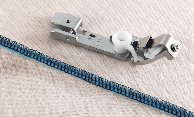 Brother SA212 Overlocker Taping and Elastic Foot – XB3632001