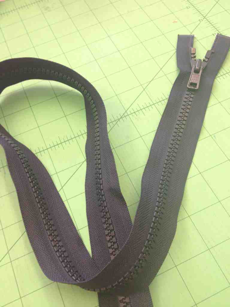 YKK Vislon Two-Way Open End Zip 76cm 30inch: Dark Navy (560)