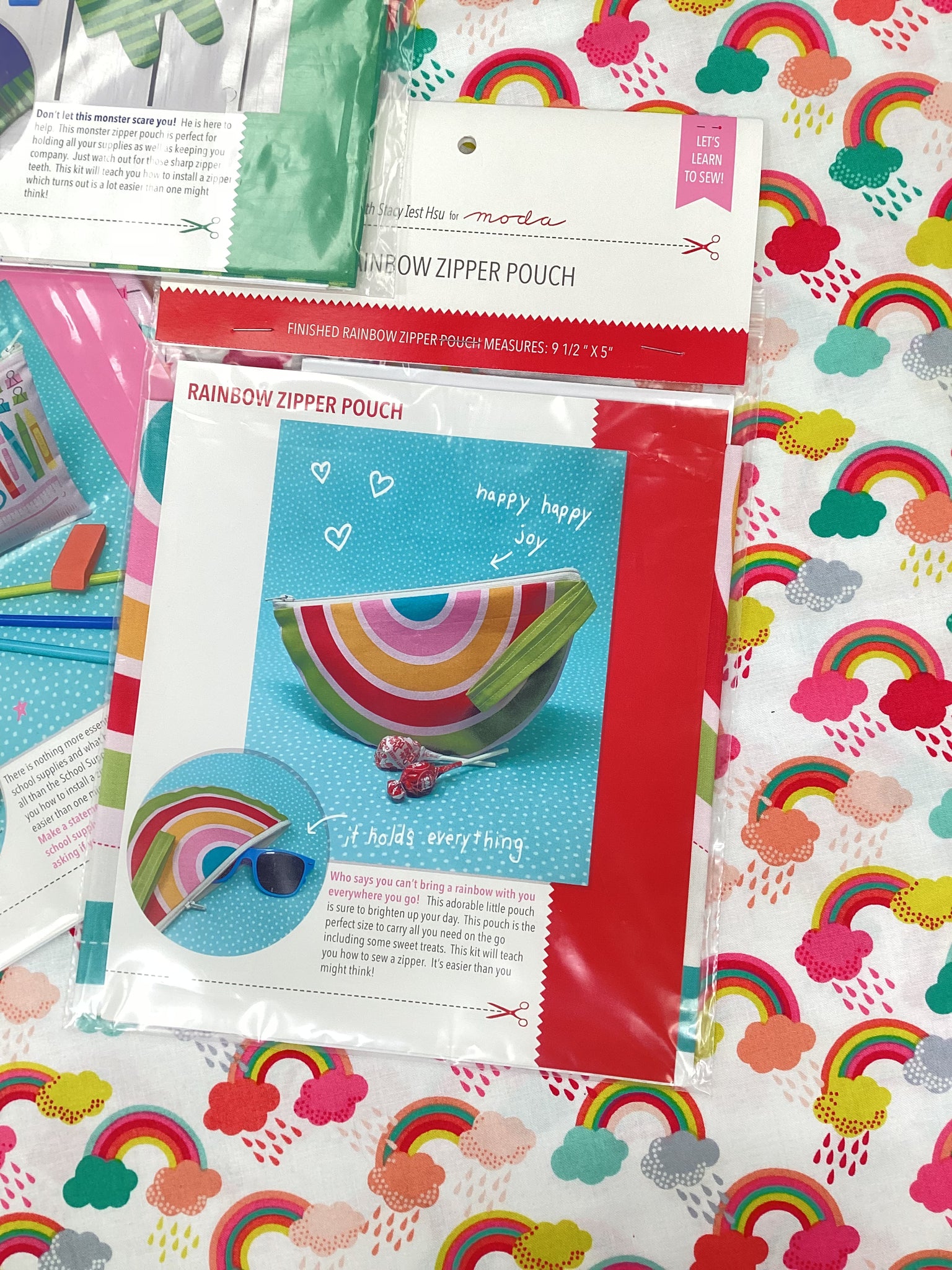 Rainbow Zipper Pouch | Cut/Sew Create