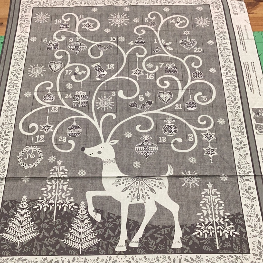 XP064 Makower Christmas Tree Panel Fabric