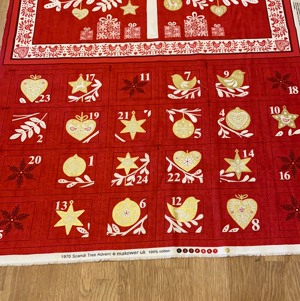 XP022 Red Makower Christmas Tree Panel Fabric