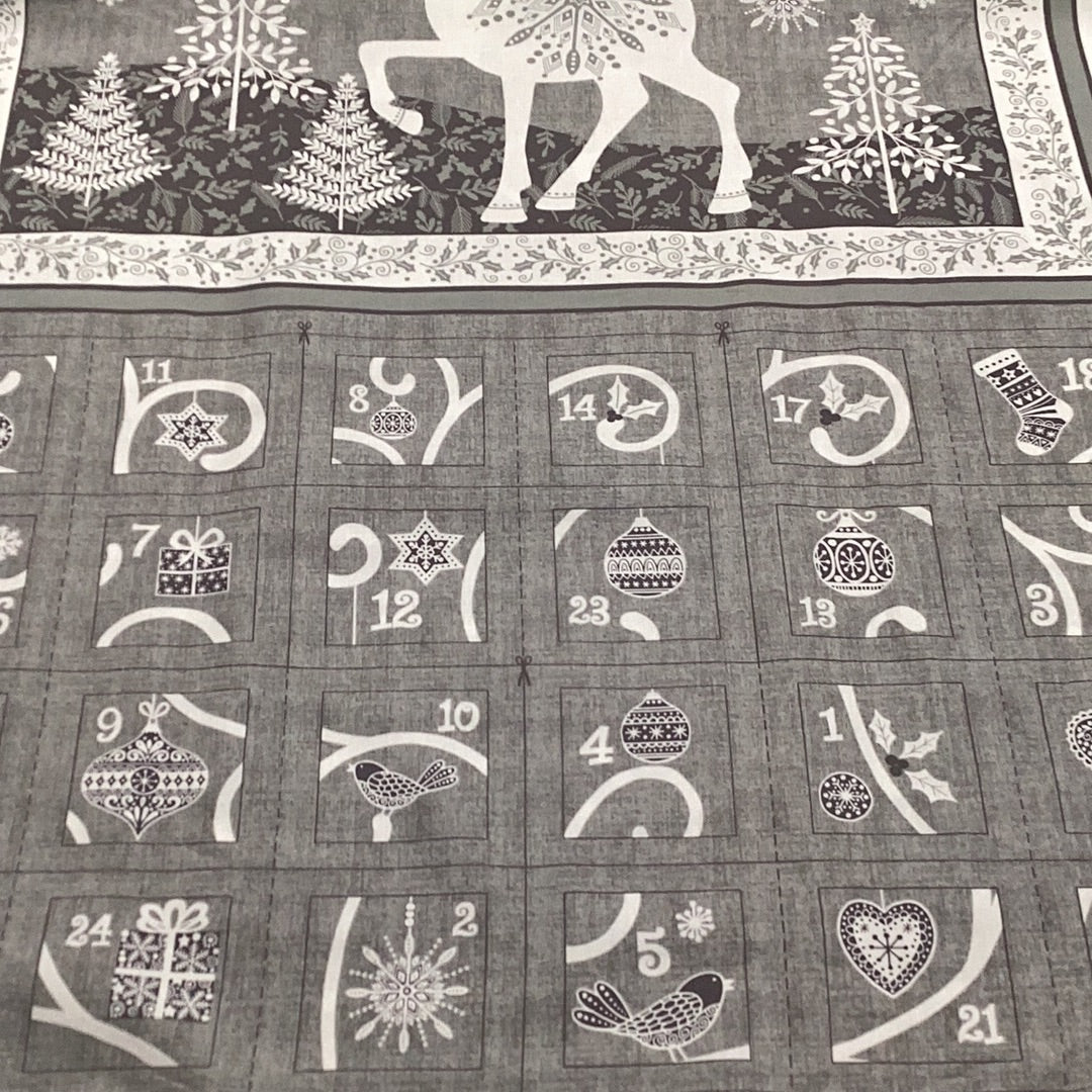 XP064 Makower Christmas Tree Panel Fabric