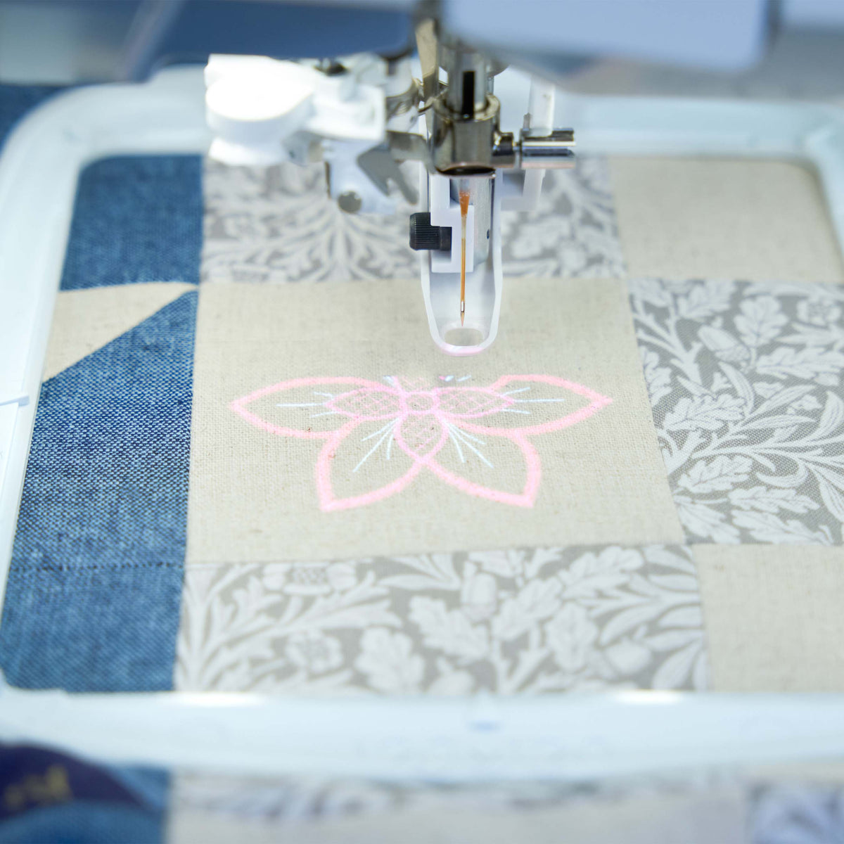 HUSQVARNA VIKING DESIGNER EPIC 3 Sewing & Embroidery Machine Nordic Frost
