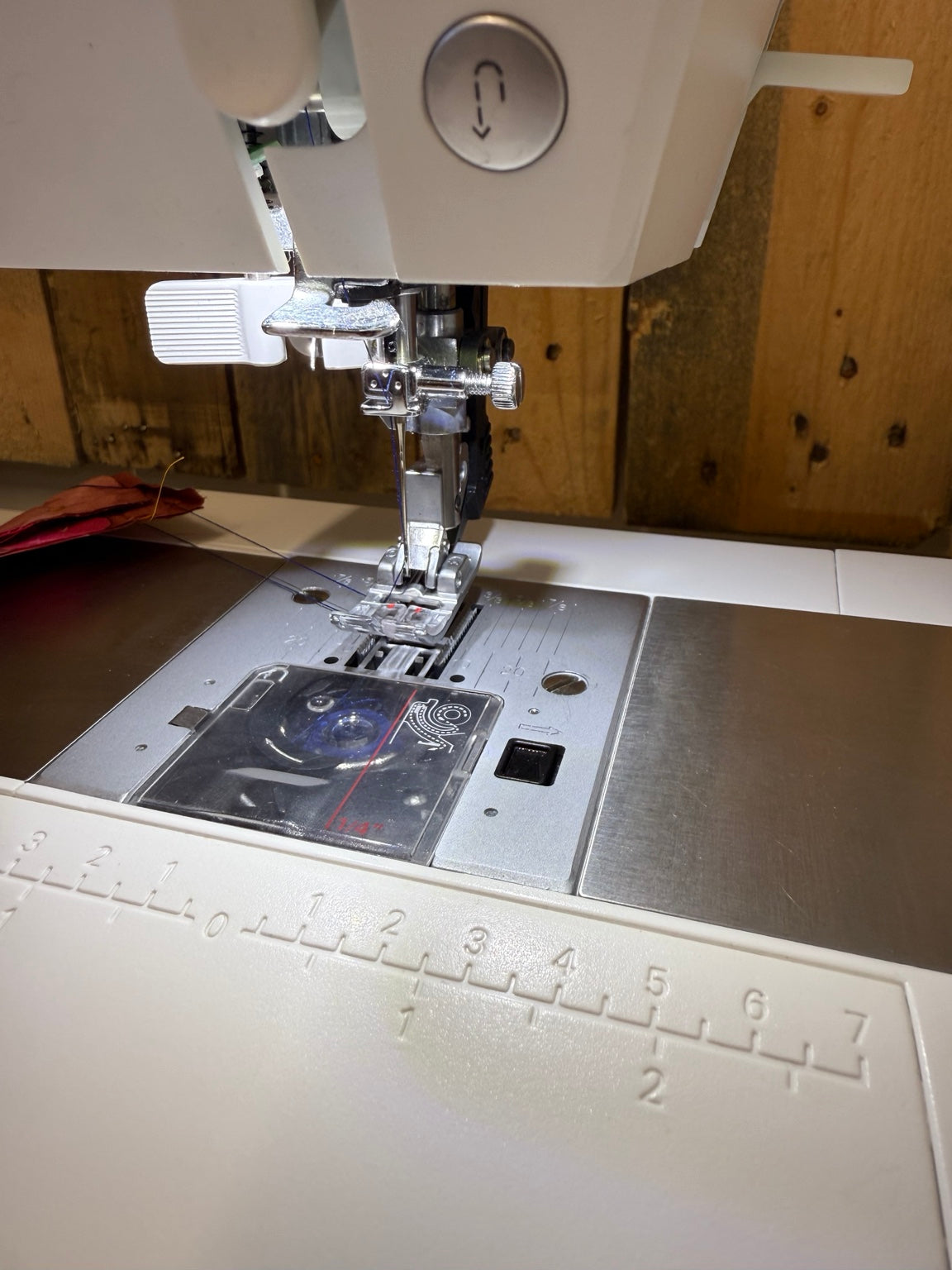 Pfaff Passport 3.0 P3A7 actual machine and supplied accessories