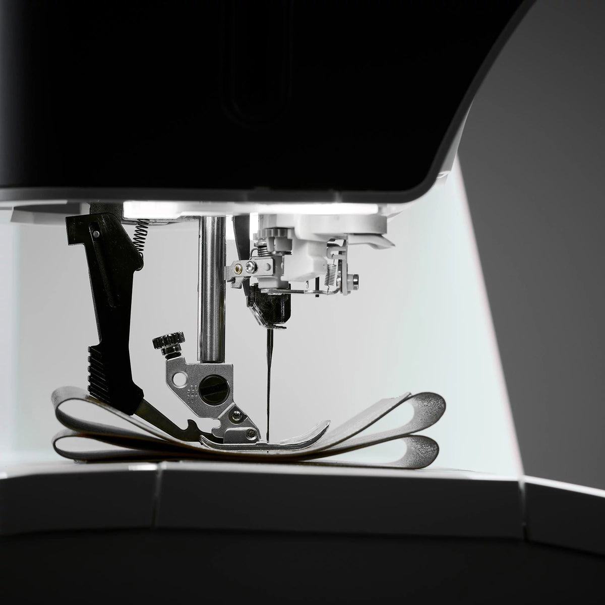 PFAFF expression 715 Sewing Machine