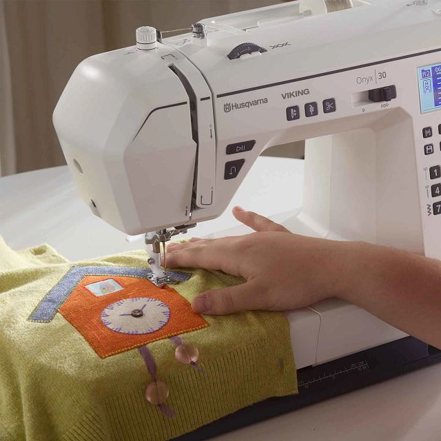 HUSQVARNA VIKING ONYX 30 Sewing Machine