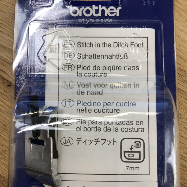 Brother Stitch in the Ditch Foot Brother Sewing Feet - Fabric Mouse
