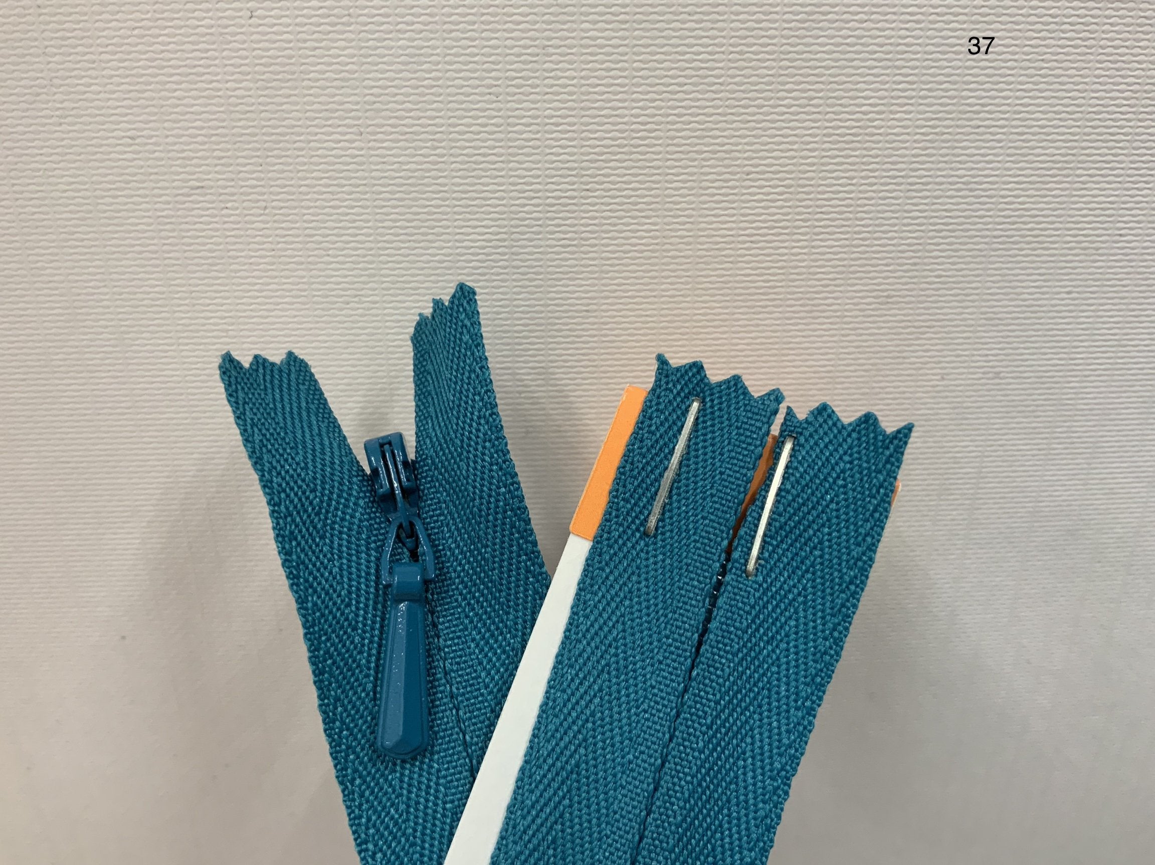 YKK Concealed Zipper / Invisible Zipper 8 inch 20cm (037) ZS2\V2
