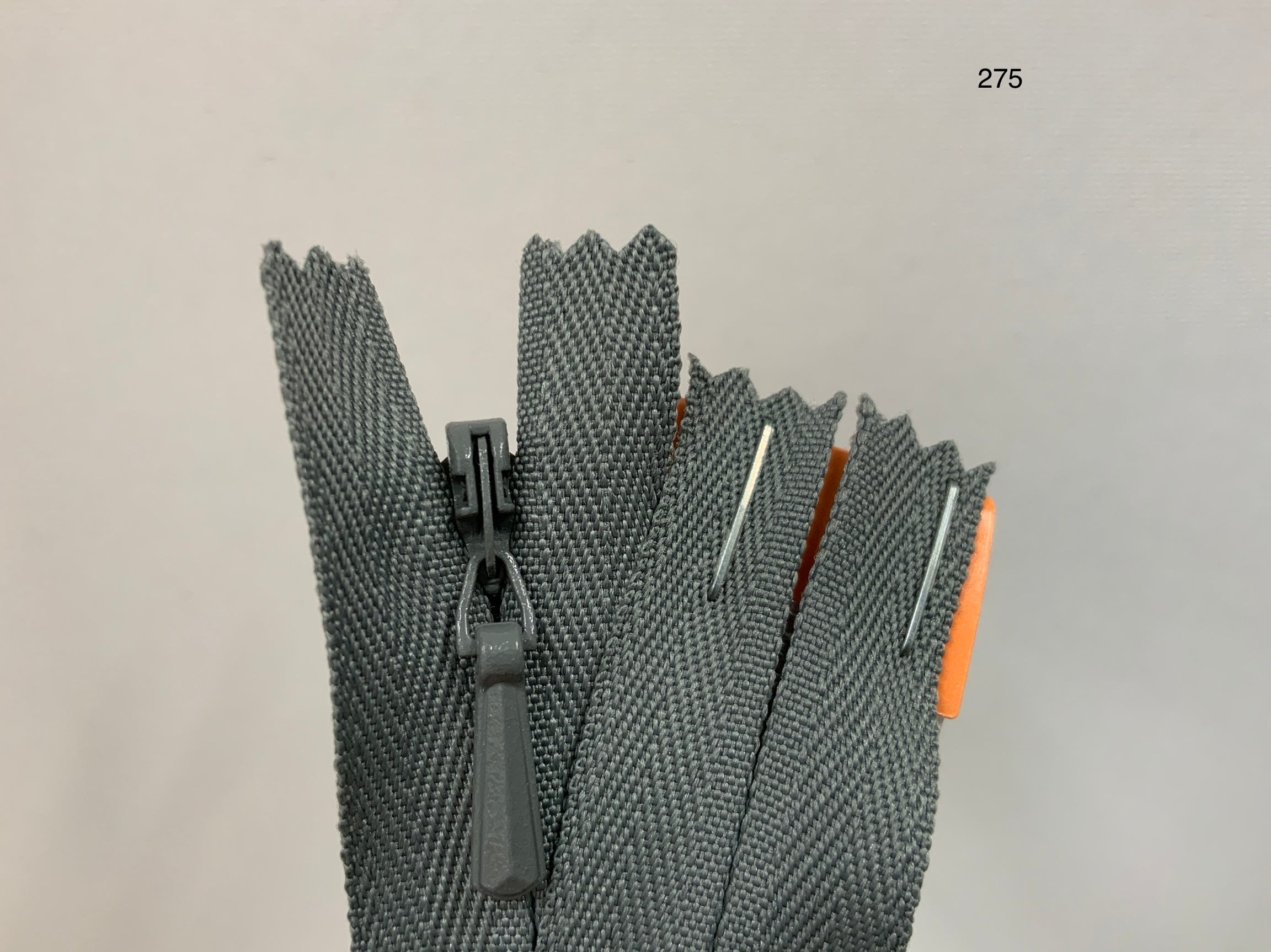 YKK Concealed / Invisible Zipper 16 inch 41cm Grey (275) ZS2\Y1