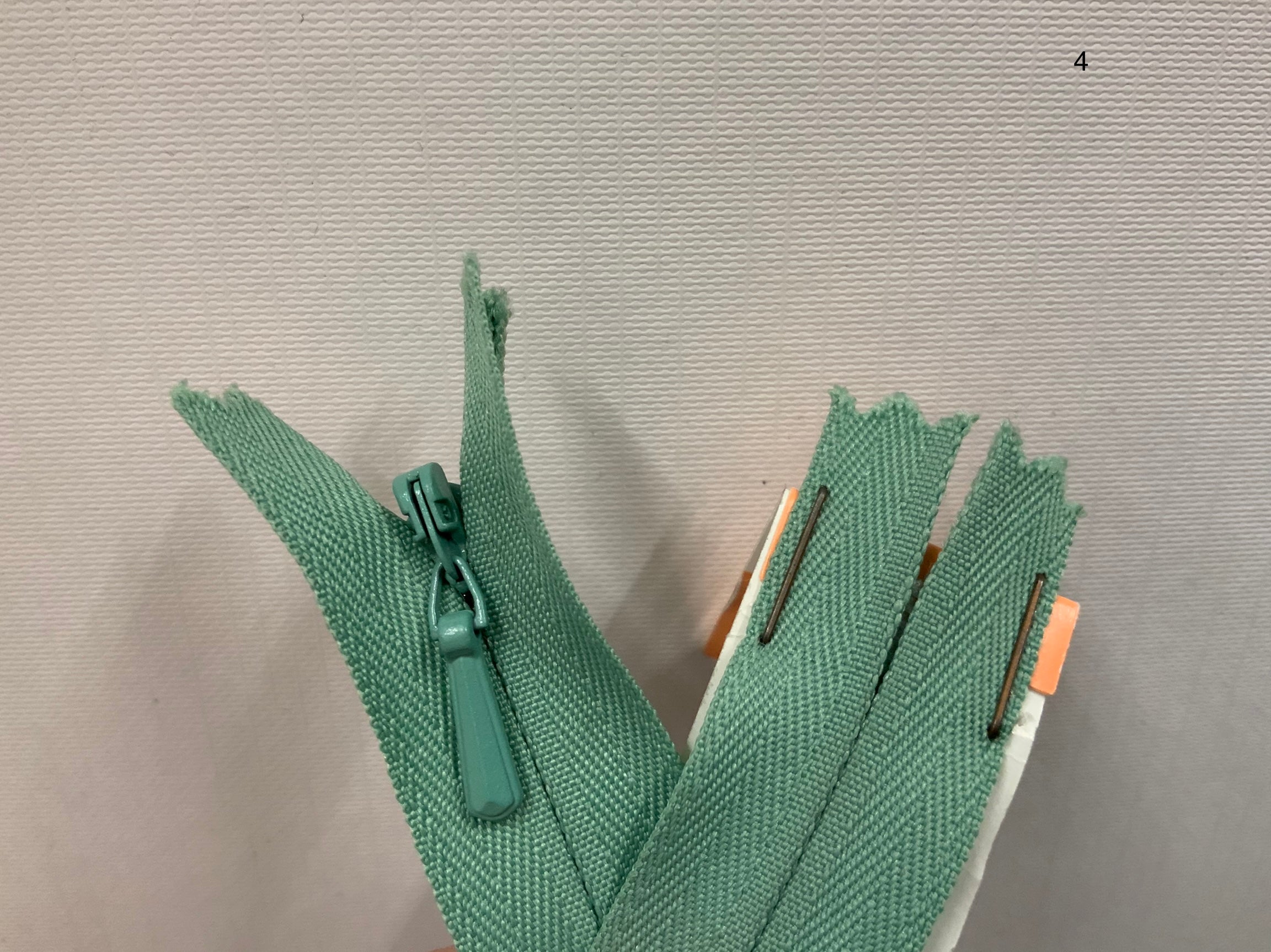 YKK Concealed / Invisible Zipper 22 inch 56cm (004) ZS3\X1