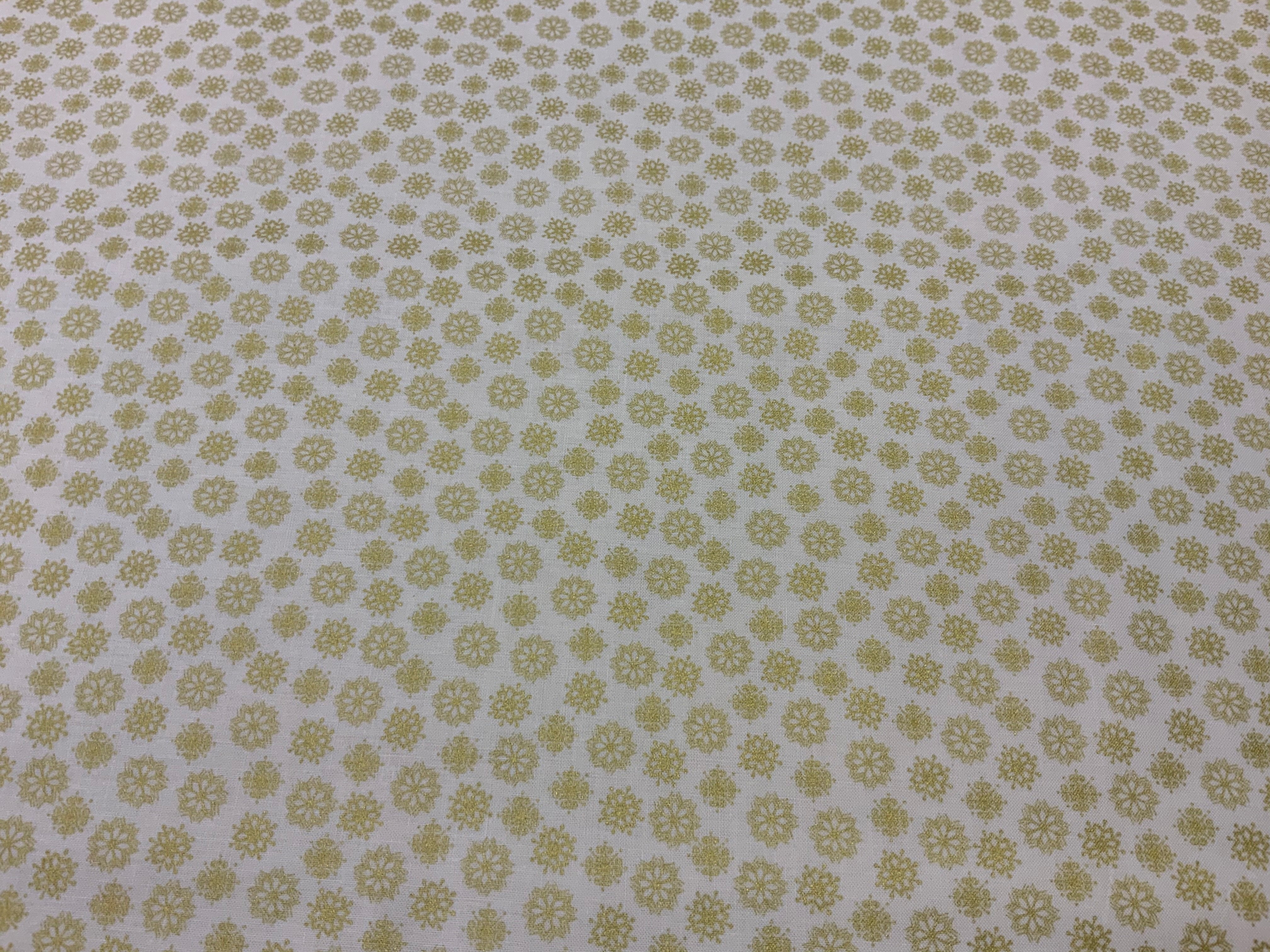 X076 1505 Christmas Metallics Snowflake The Henley Studio  | Makower - 1/2 Metre