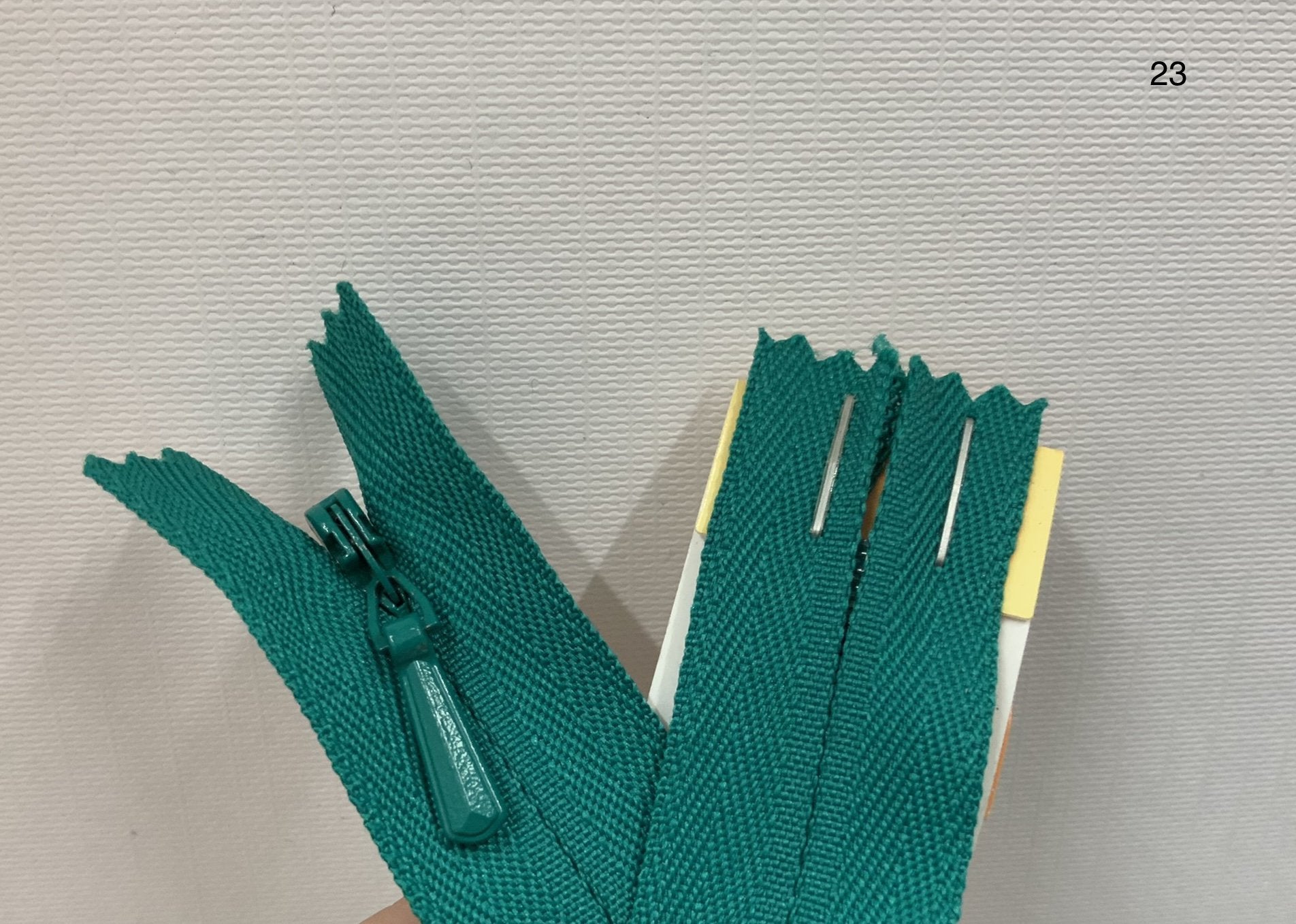 YKK Concealed / Invisible Zipper 9 inch 23cm (023) ZS3\O2