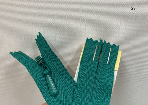 YKK Concealed / Invisible Zipper 9 inch 23cm (023) ZS3\O2