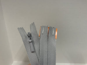 YKK Concealed / Invisible Zipper 9 inch 23cm Pale Grey (336) ZS3\AA2