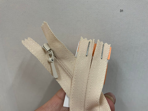 YKK Concealed Zipper / Invisible Zipper 16 inch 41cm Mushroom (031) ZS2\D1