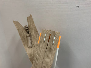 YKK Concealed / invisible Zipper 9 inch 23cm Fawn (573) ZS3\G2