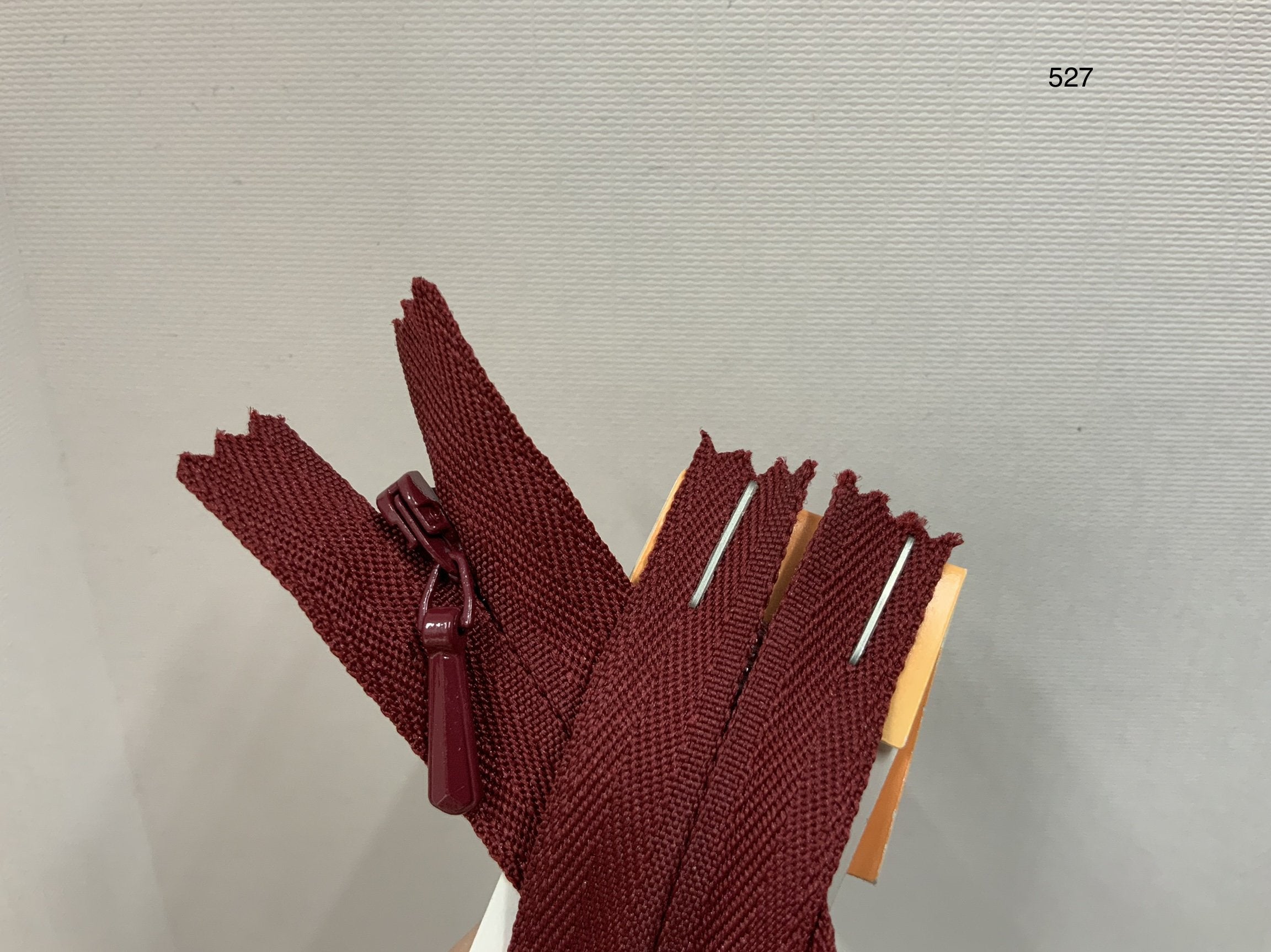 YKK Concealed / Invisible Zipper 16 inch 41cm (527) ZS2\J1