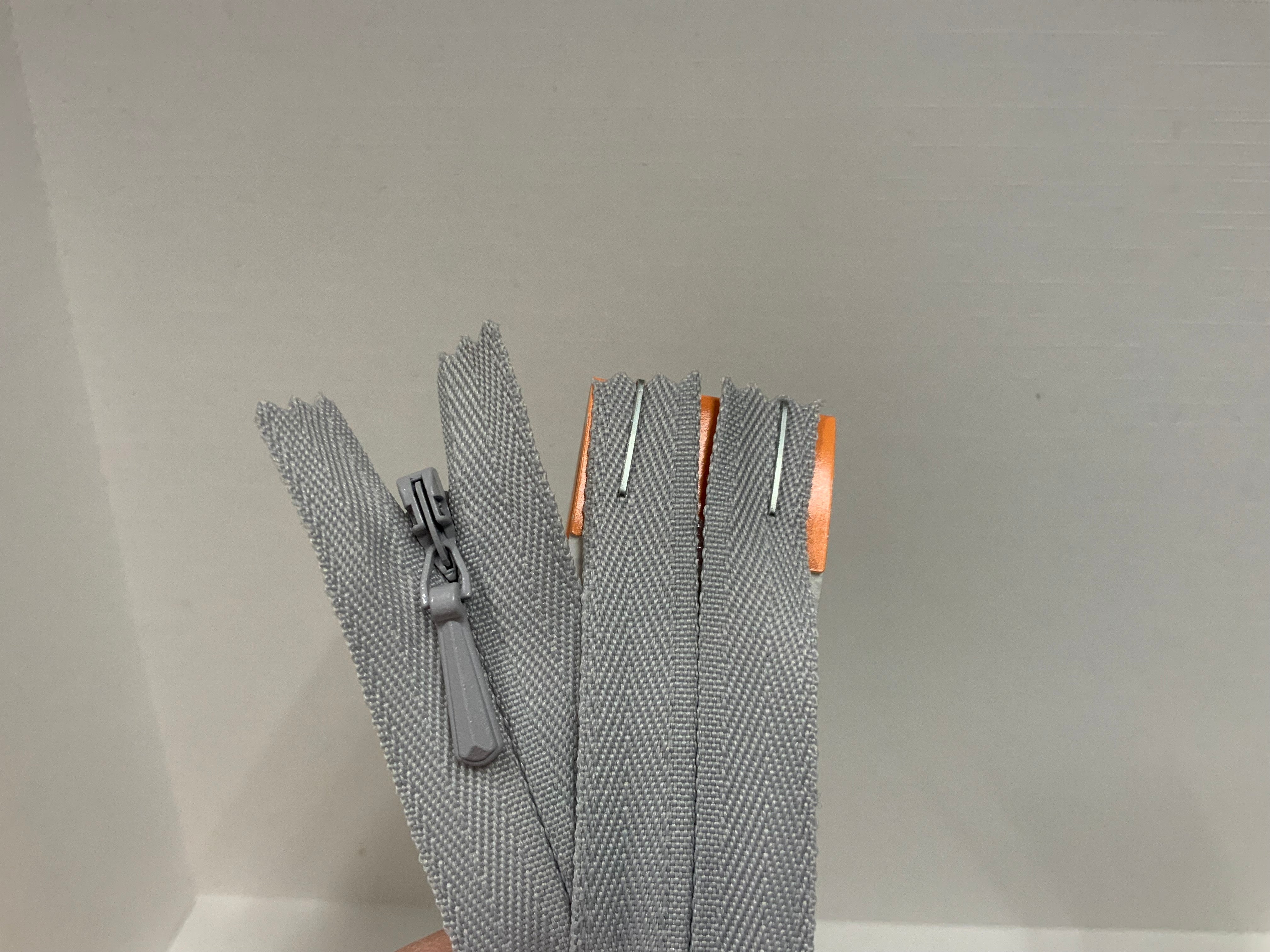 YKK Concealed / Invisible Zipper 16 inch 41cm Pale Grey(336) ZS2\AA1