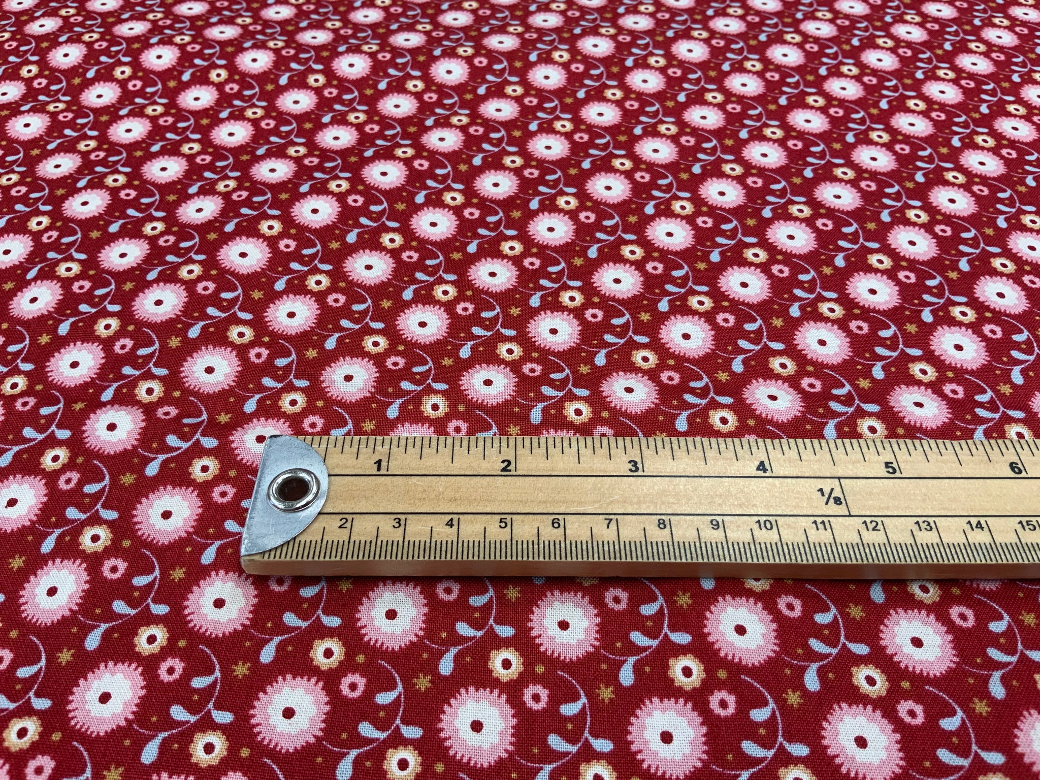 Tilda Fabric Susie Red per 50cm Tilda 001