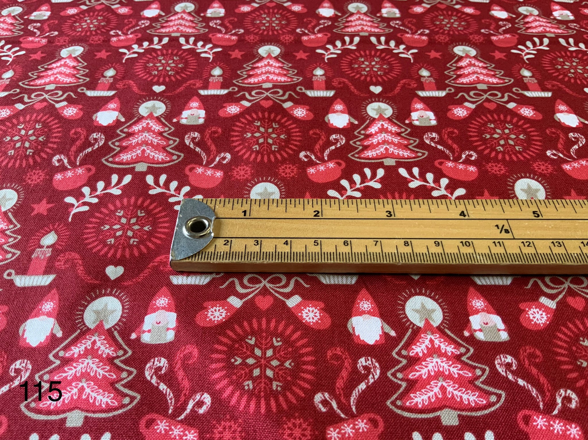 X115 Hygge Christmas D# C28 | Lewis & Irene - 1/2 metre