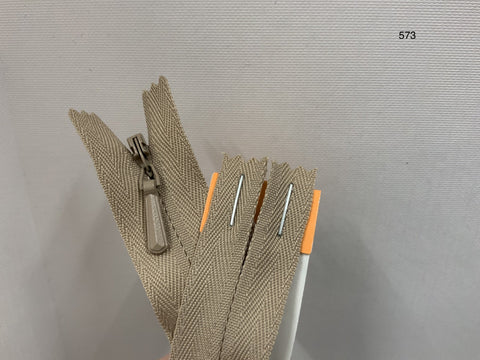 YKK Concealed / invisible Zipper8 inch 20cm Fawn (573) ZS2\G8