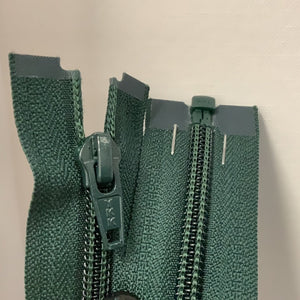 YKK Nylon Open End Zip 56cm 22inch: Forest Green (890) ZS1\S6