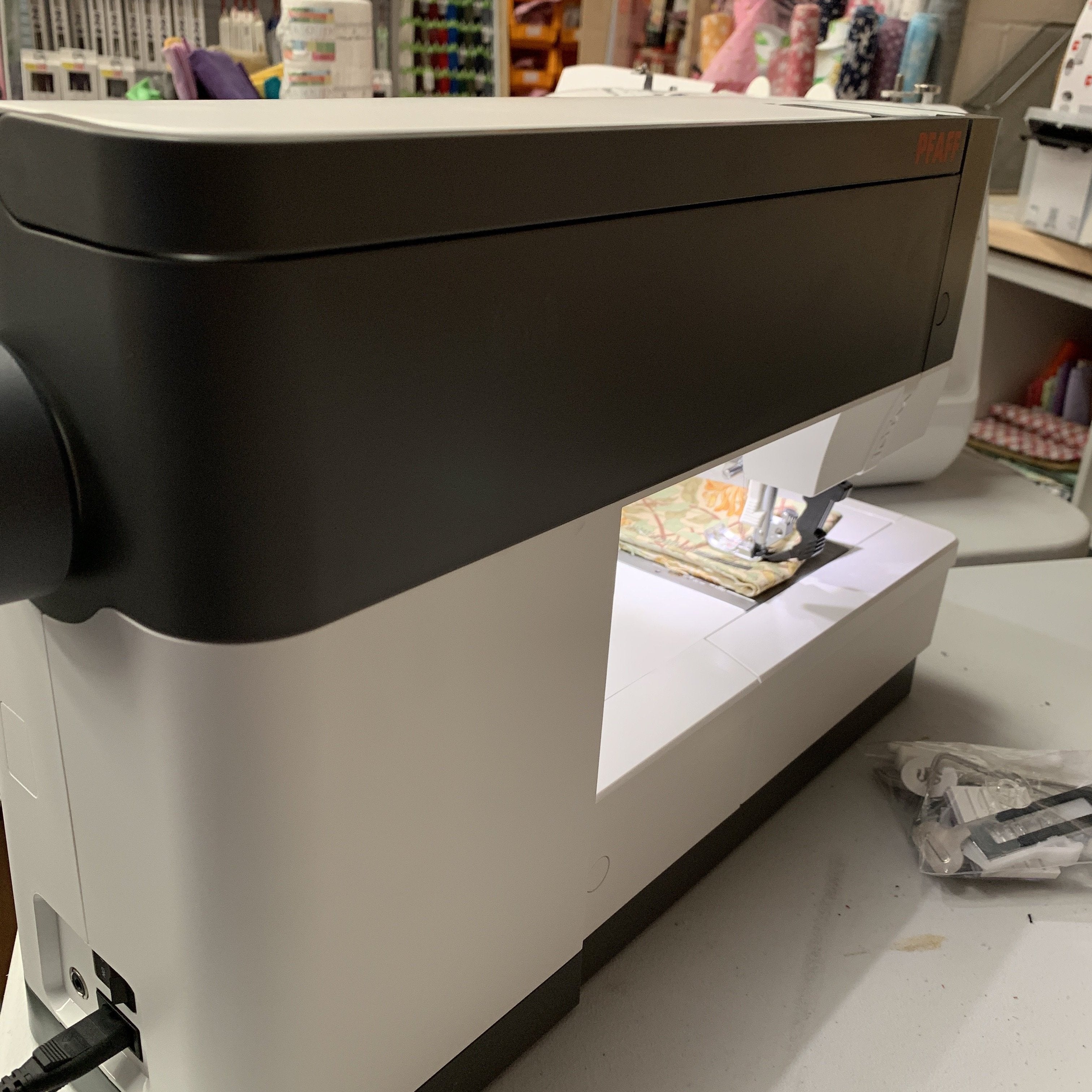 Pfaff Quilt Ambition 630-Sewing Machines-Pfaff-Fabric Mouse